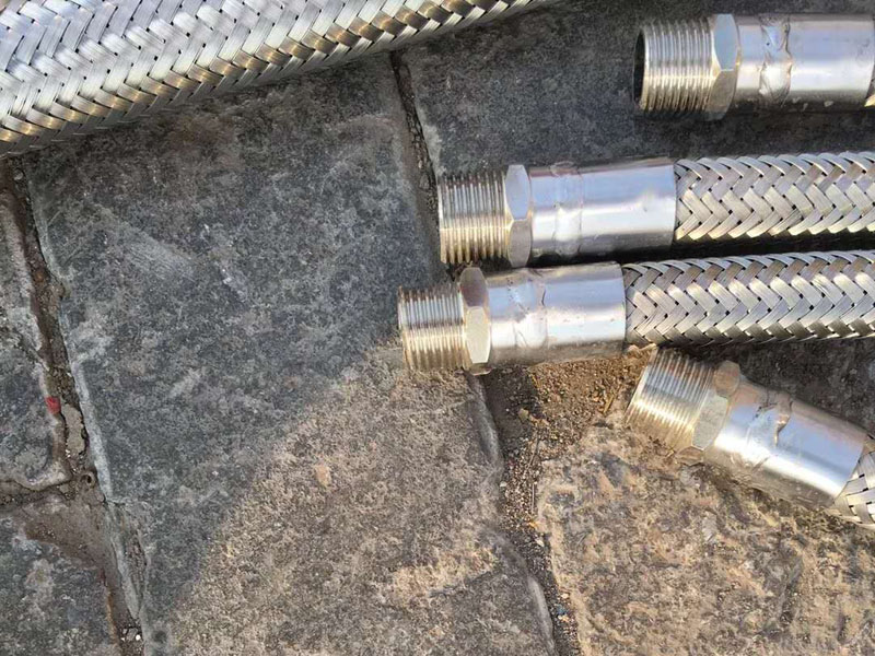 絲扣（kòu）型（xíng）金屬軟管